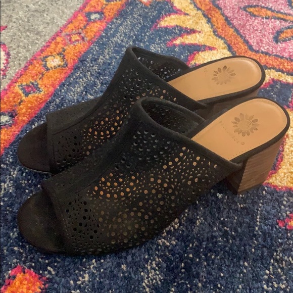 Yellow box block heel sandals size 9 - Picture 2 of 3